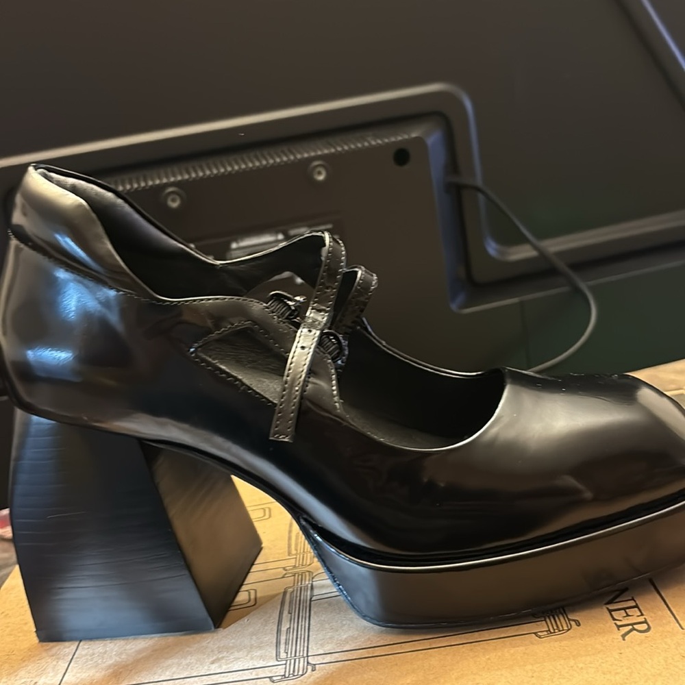 Jeffrey Campbell Black Heeled Pumps